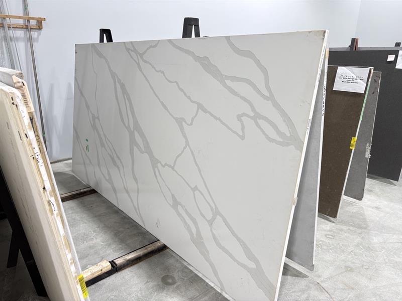 Q Calacatta Luccia Polished 